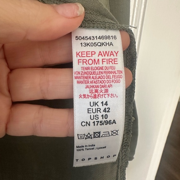 TOPSHOP Button down tencel top - Picture 3 of 6